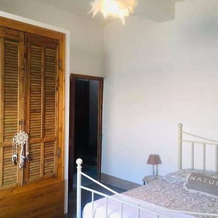 Aux Pieds Tanques Hotel Barbentane Екстериор снимка