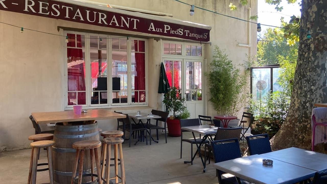 Aux Pieds Tanques Hotel Barbentane Екстериор снимка