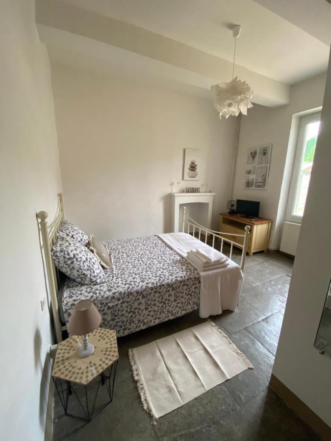 Aux Pieds Tanques Hotel Barbentane Екстериор снимка