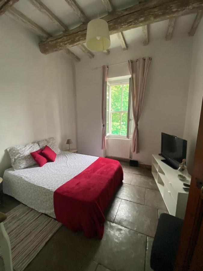 Aux Pieds Tanques Hotel Barbentane Екстериор снимка