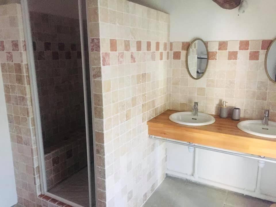 Aux Pieds Tanques Hotel Barbentane Екстериор снимка