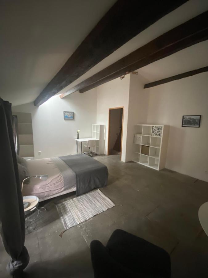 Aux Pieds Tanques Hotel Barbentane Екстериор снимка